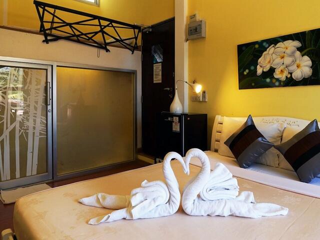 фото отеля Phuket Paradiso Hotel изображение №1