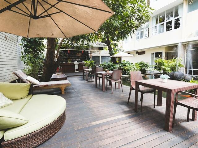 фотографии Feung Nakorn Balcony Rooms and Cafe изображение №8