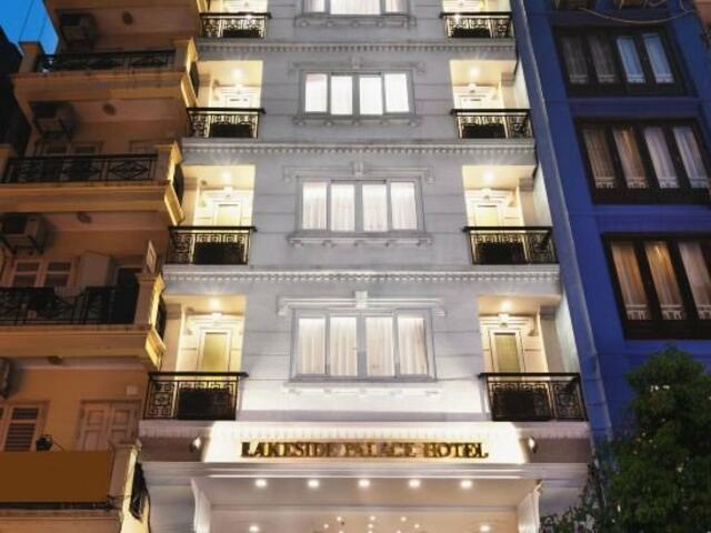 фото отеля Lakeside Palace Hotel изображение №1