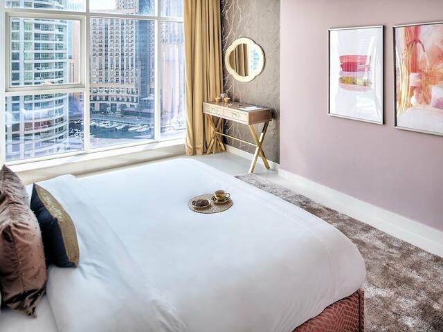 фото Luxury Staycation - Continental Tower изображение №18