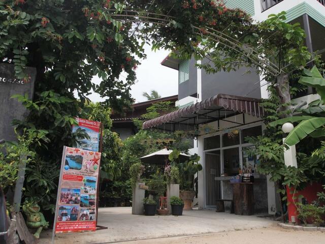 фото отеля Baan Phatchara изображение №1