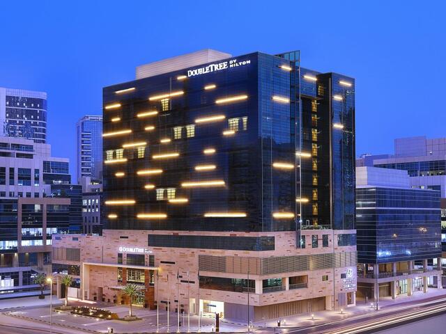 фото отеля DoubleTree by Hilton Dubai - Business Bay изображение №1