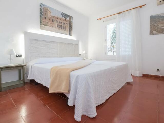 фото отеля Santa Ponça - Four Bedroom изображение №25
