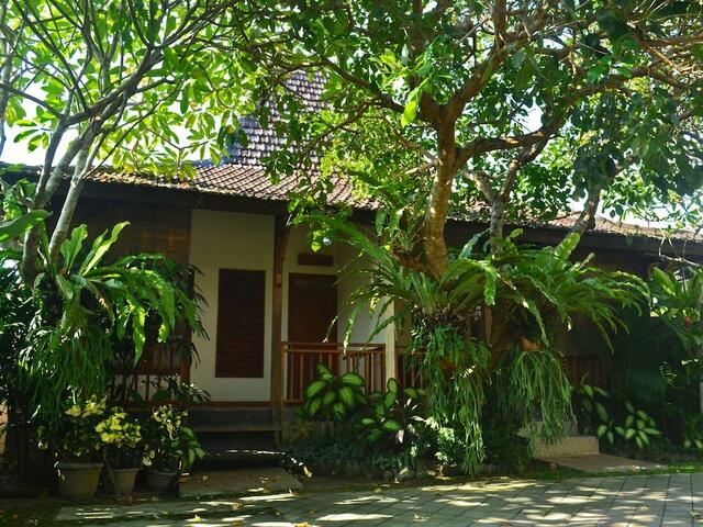 фото отеля Joglo Villa Bali изображение №21