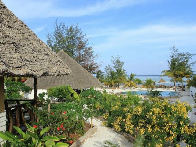 фото Ujamaa Beach Resort Zanzibar изображение №2