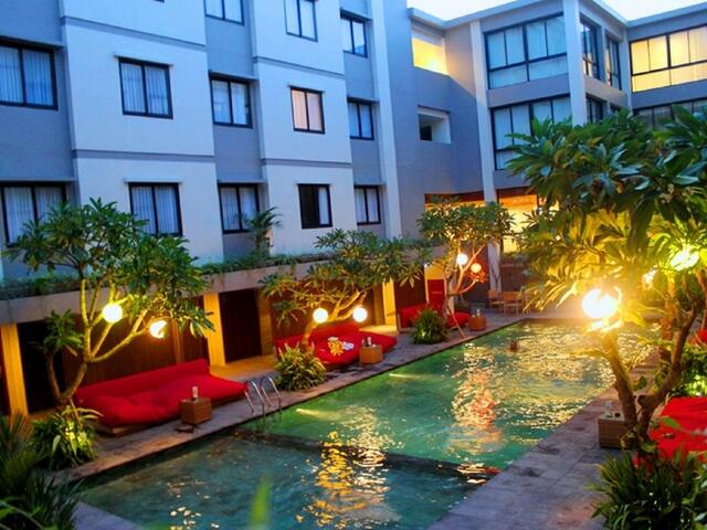 фото Hotel Dafam Savvoya Seminyak Bali изображение №6