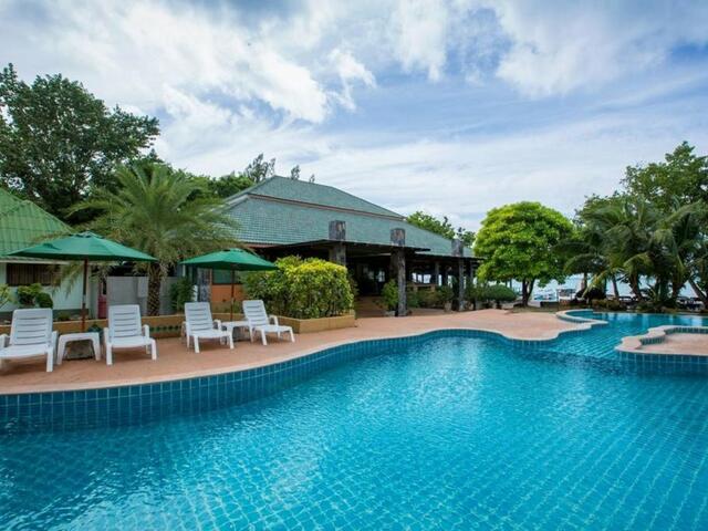 фото Andaman Beach Resort изображение №10