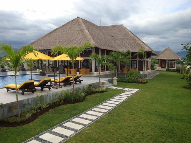 фотографии отеля Villa Pelangi Bali изображение №3