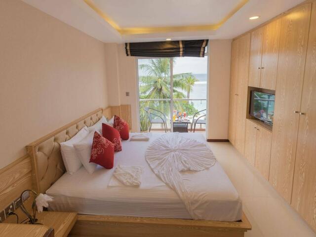 фото отеля Hathaa Beach Maldives изображение №9