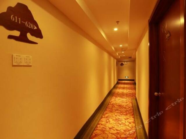 фотографии отеля GreenTree Inn Hainan Sanya Chunyuan Seafood Square Express Hotel изображение №3