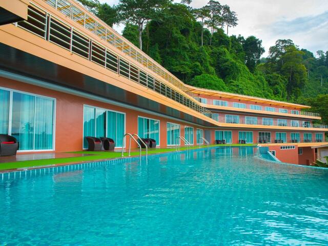 фото отеля Phi Phi Cliff Beach Resort изображение №13