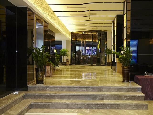 фото отеля Lavande Hotel Sanya Bay Jixiang Street Branch изображение №1