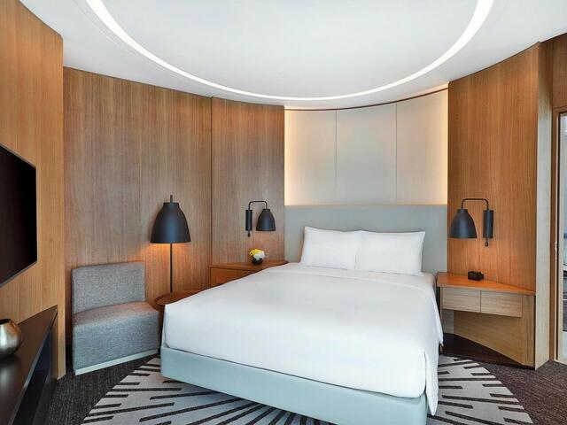 фото отеля DoubleTree by Hilton Dubai - Business Bay изображение №33