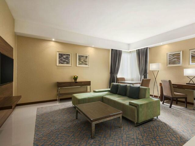 фото отеля Howard Johnson Hotel - Diplomat Abu Dhabi AE изображение №21