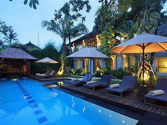 фото Villa Mojo Seminyak Bali изображение №2