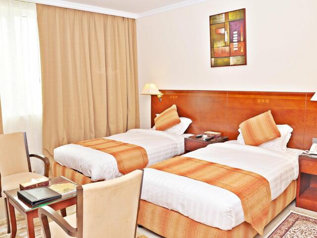 фотографии отеля Ramee Royal Hotel Apartments изображение №19