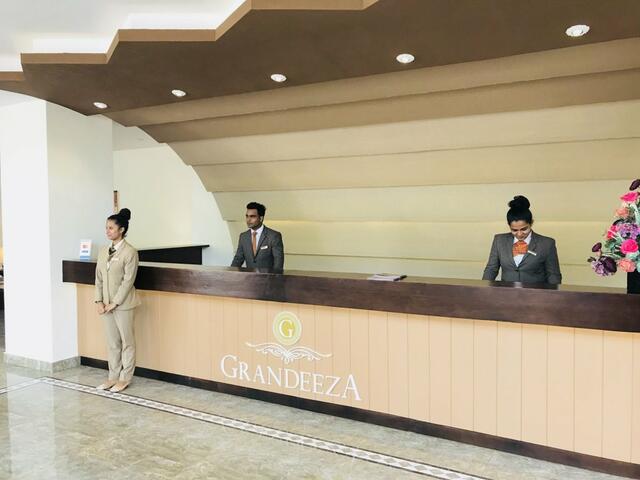 фото отеля Grandeeza Luxury Hotel изображение №29