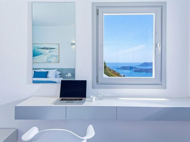 фото отеля Alti Santorini Suites изображение №25