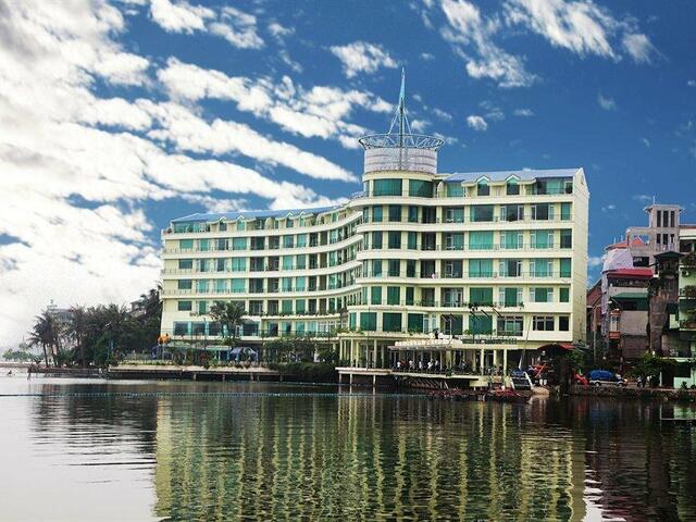 фото The Hanoi Club Hotel & Lake Palais Residences изображение №2