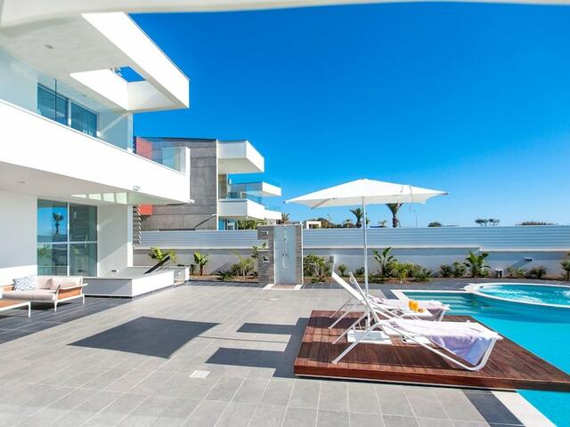 фото Tranquility Beachfront (ex. Tranguility Elite Luxury Home) изображение №14