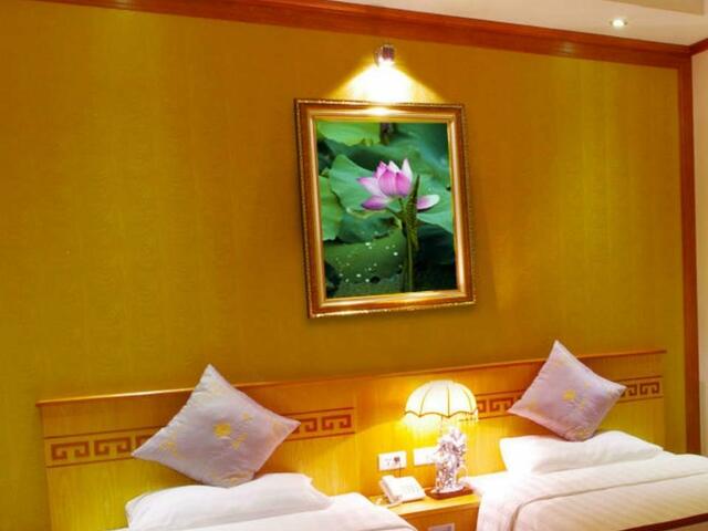 фотографии отеля New Lotus Hotel изображение №7