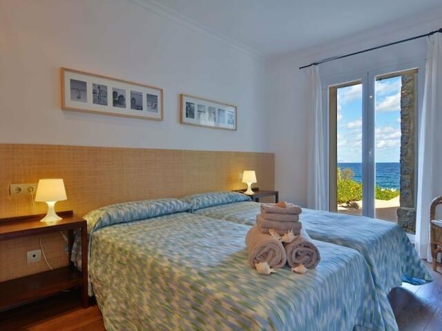фото Luxurious Sea Front Villa in Mallorca изображение №22