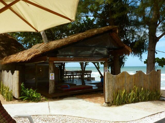 фото отеля Lanta Castaway Beach Resort изображение №25