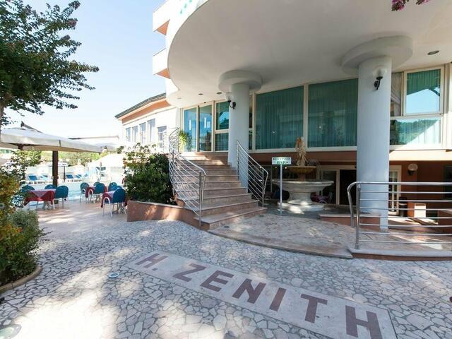 фотографии отеля Hotel Zenith изображение №15