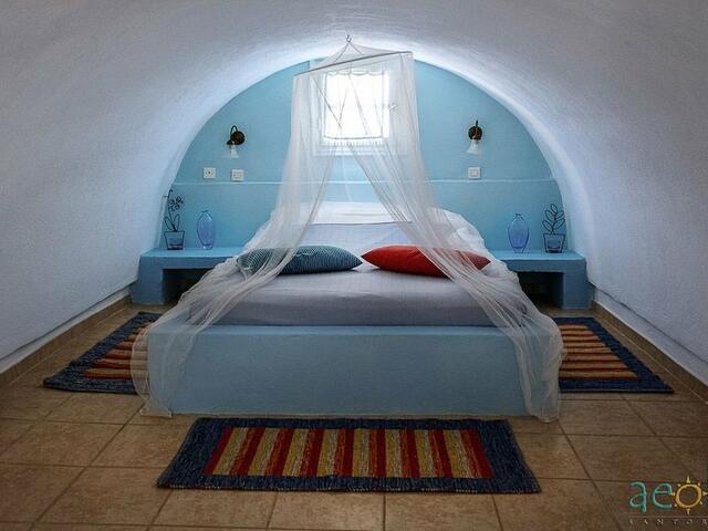 фото отеля Aeolis Santorini изображение №5