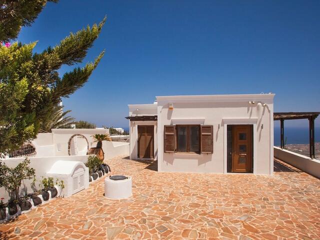 фото отеля Grand Villa Santorini изображение №1
