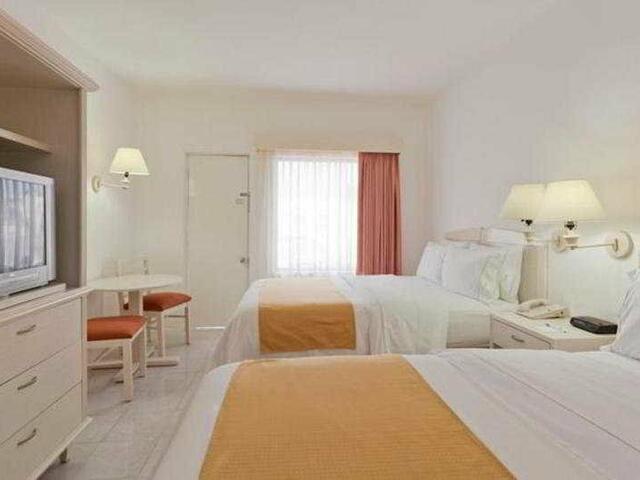 фото отеля Holiday Inn Express Cancun Zona Hotelera изображение №13