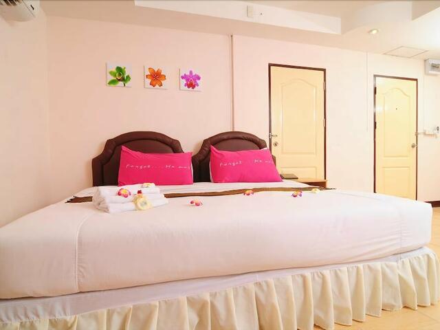 фото отеля Bed by Tha-Pra Hotel and Apartment изображение №21