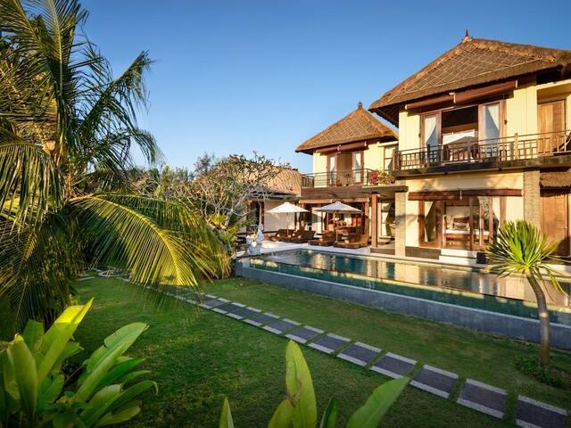 фото отеля Balangan Beach Villa изображение №1