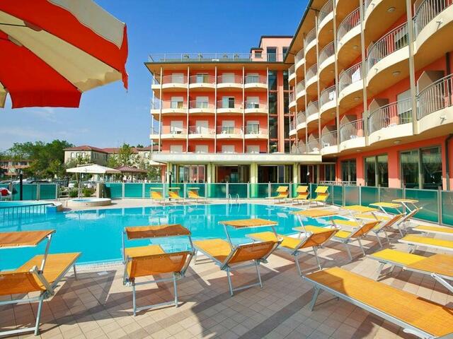 фото Hotel Adria Beach Club изображение №10