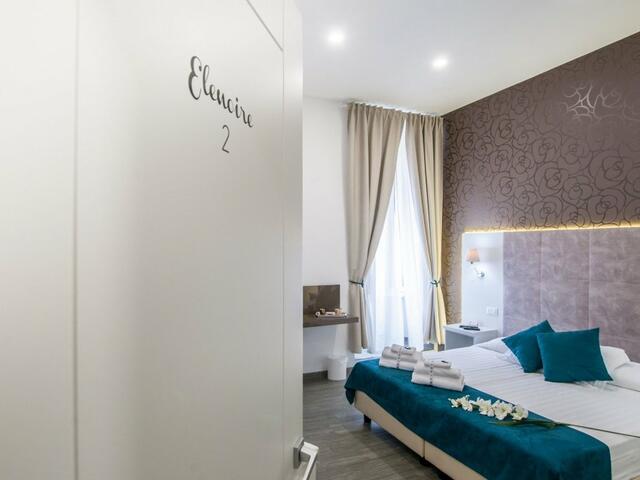 фотографии Elenoire Rooms & Suite изображение №16