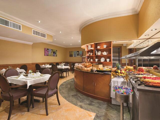 фото отеля Howard Johnson Hotel - Diplomat Abu Dhabi AE изображение №9