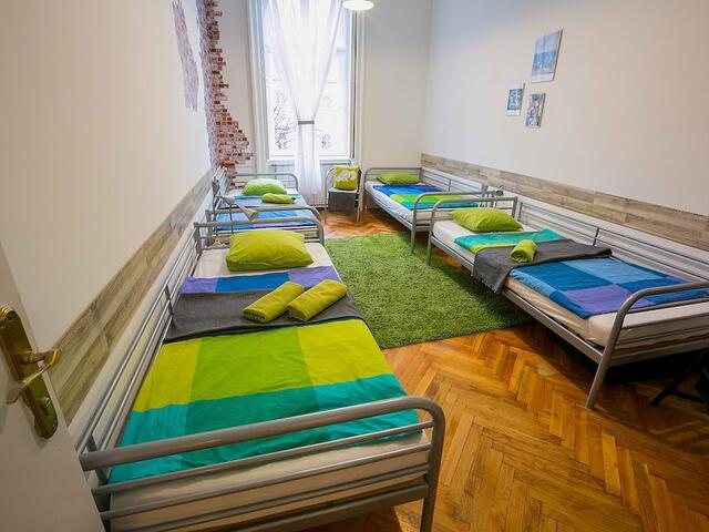 фото Friends Hostel and Apartments Budapest изображение №6