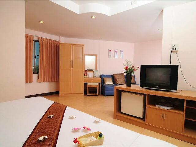 фото отеля Bed by Tha-Pra Hotel and Apartment изображение №17
