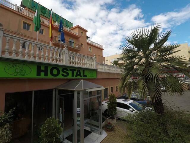 фото отеля Hostal Casa de Enfrente изображение №1