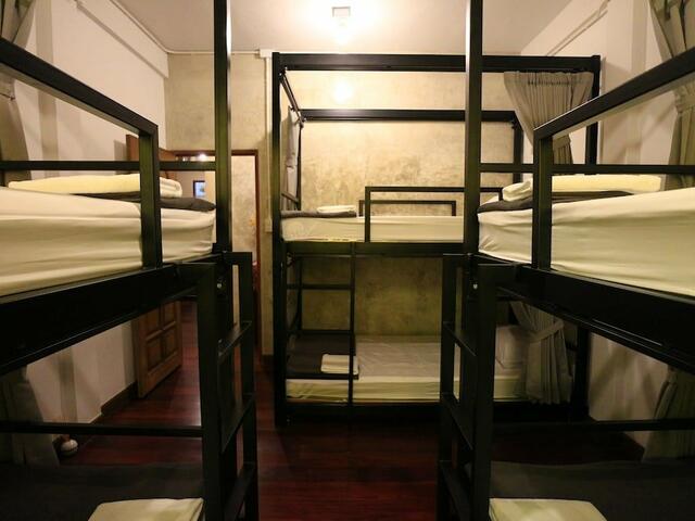 фотографии отеля Sleep Soundly Hostel - Adults Only изображение №7