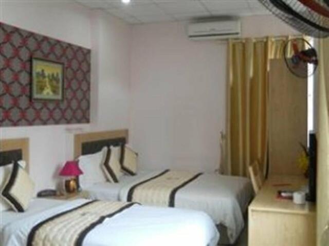 фото отеля Red Hotel - Thuy Khue изображение №1