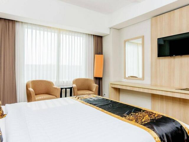 фото отеля ZEN Rooms Kuta Setiabudi изображение №1