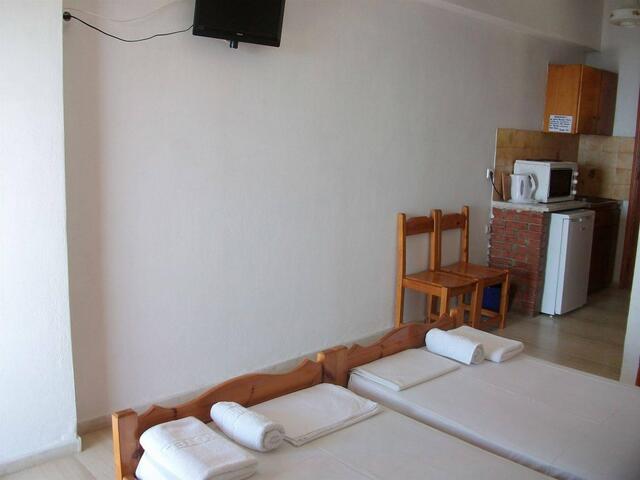 фото отеля Aronis Apartments изображение №21