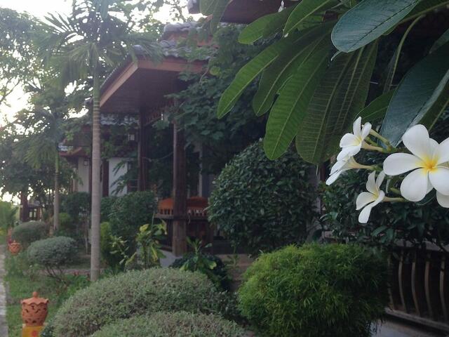 фото отеля Khum Laanta Resort изображение №9