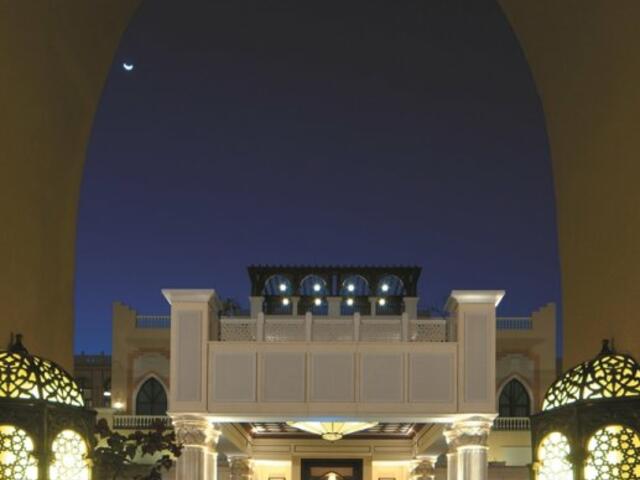 фотографии Shangri-La Hotel Apartments Qaryat Al Beri изображение №4
