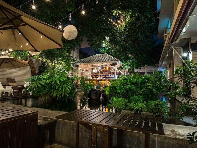 фото отеля Feung Nakorn Balcony Rooms and Cafe изображение №5