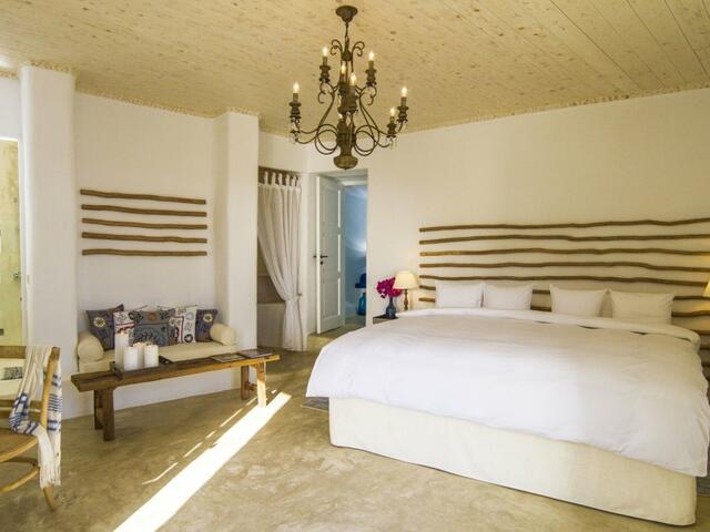 фото отеля Iconic Santorini, a boutique cave hotel изображение №33