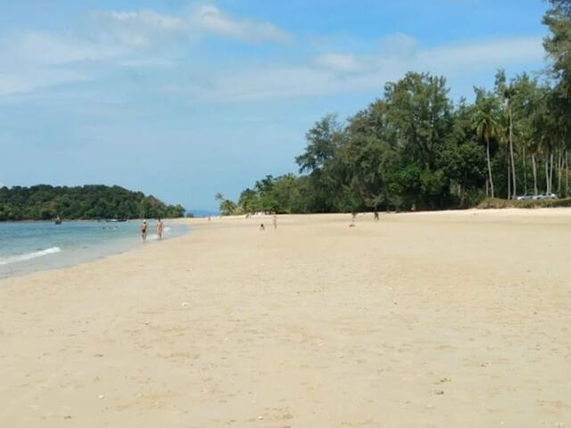 фото The Beach at Klong Muang изображение №2
