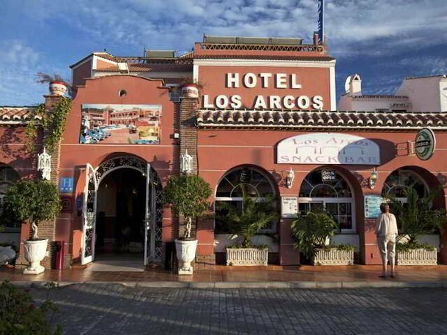 фото отеля Hotel Los Arcos изображение №1