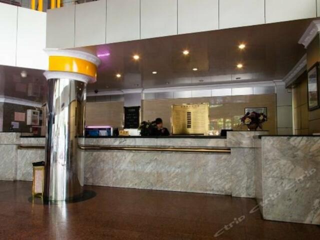 фото отеля Yilong Hotel изображение №9